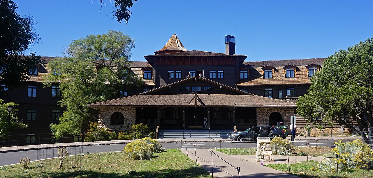 Photo of El Tovar Hotel