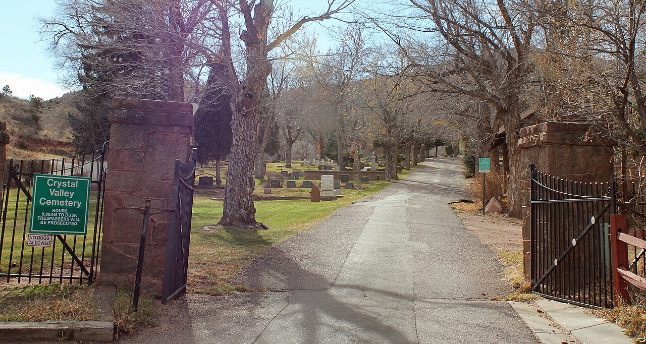 Photo of Emma Crawford's Grave