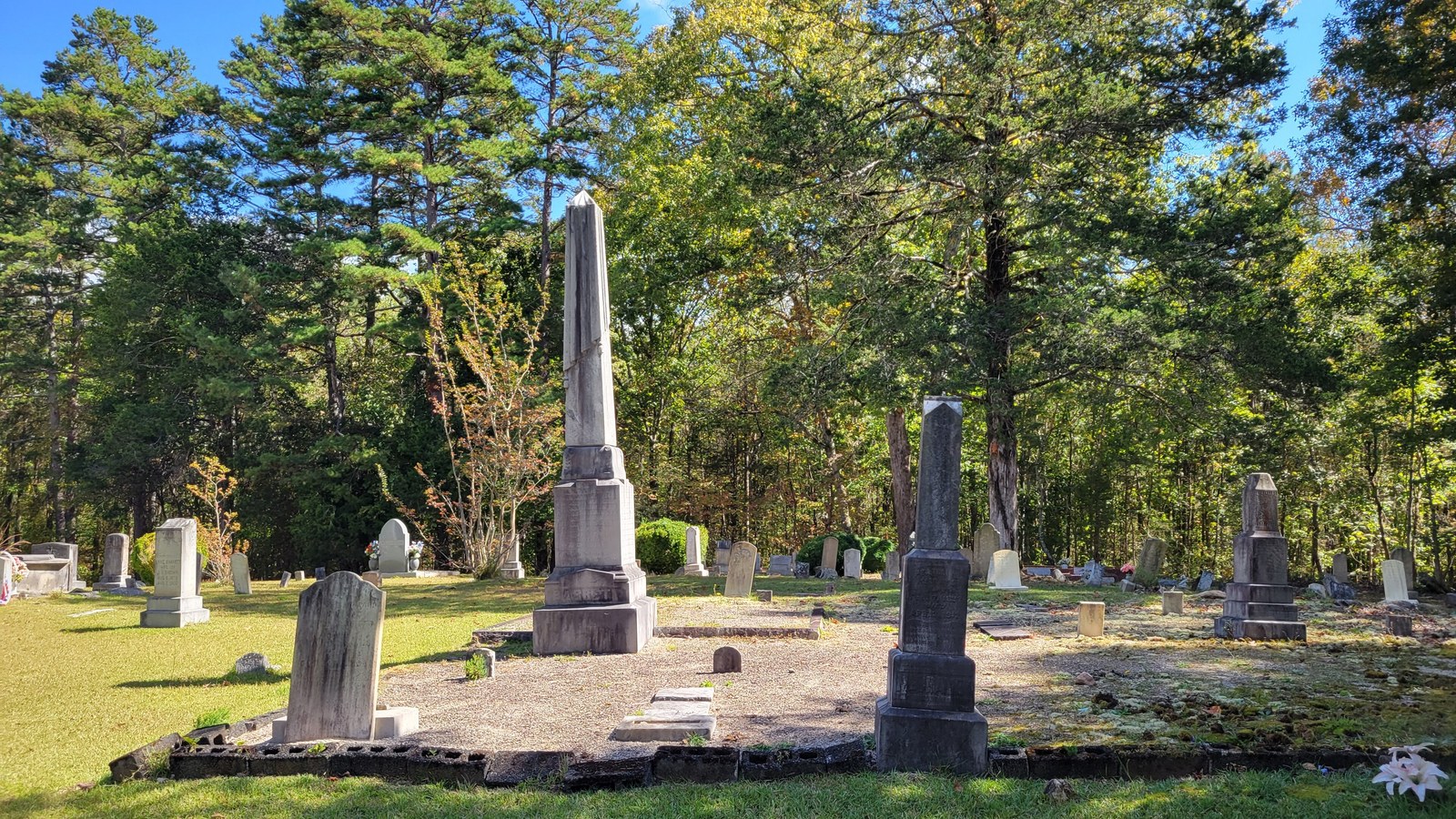 Photo of Salem Church/Graveyard