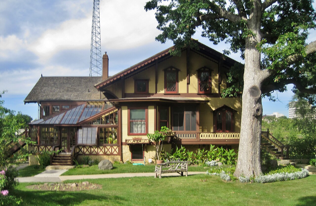 Photo of Tinker Swiss Cottage Museum