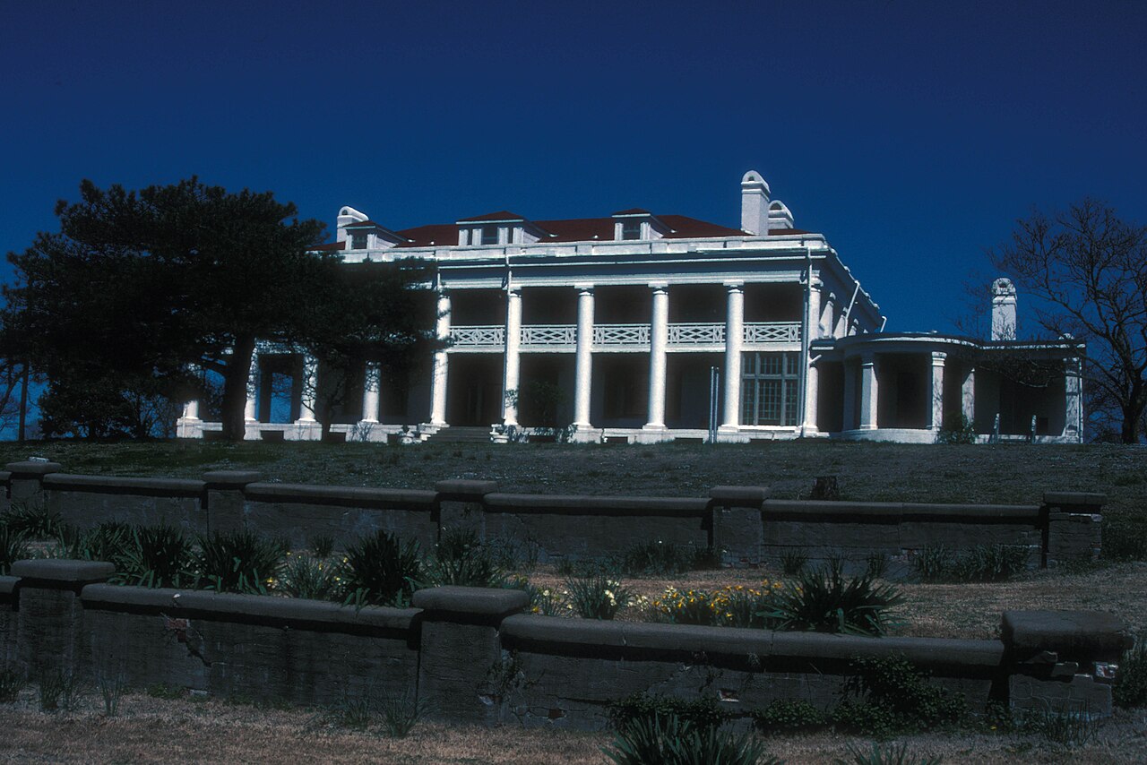 Photo of Brown Mansion