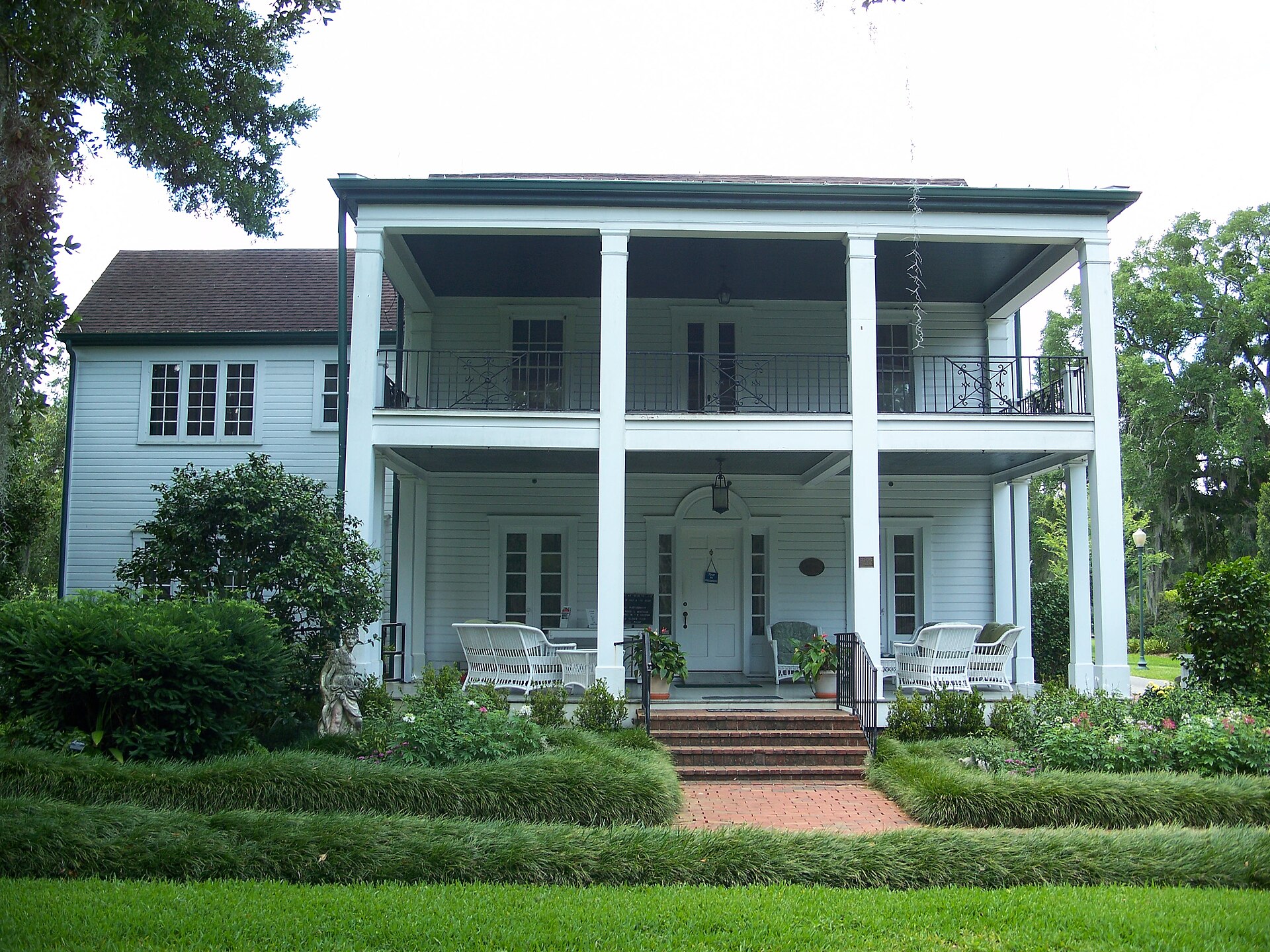 Photo of Leu House (Harry P. Leu Gardens)