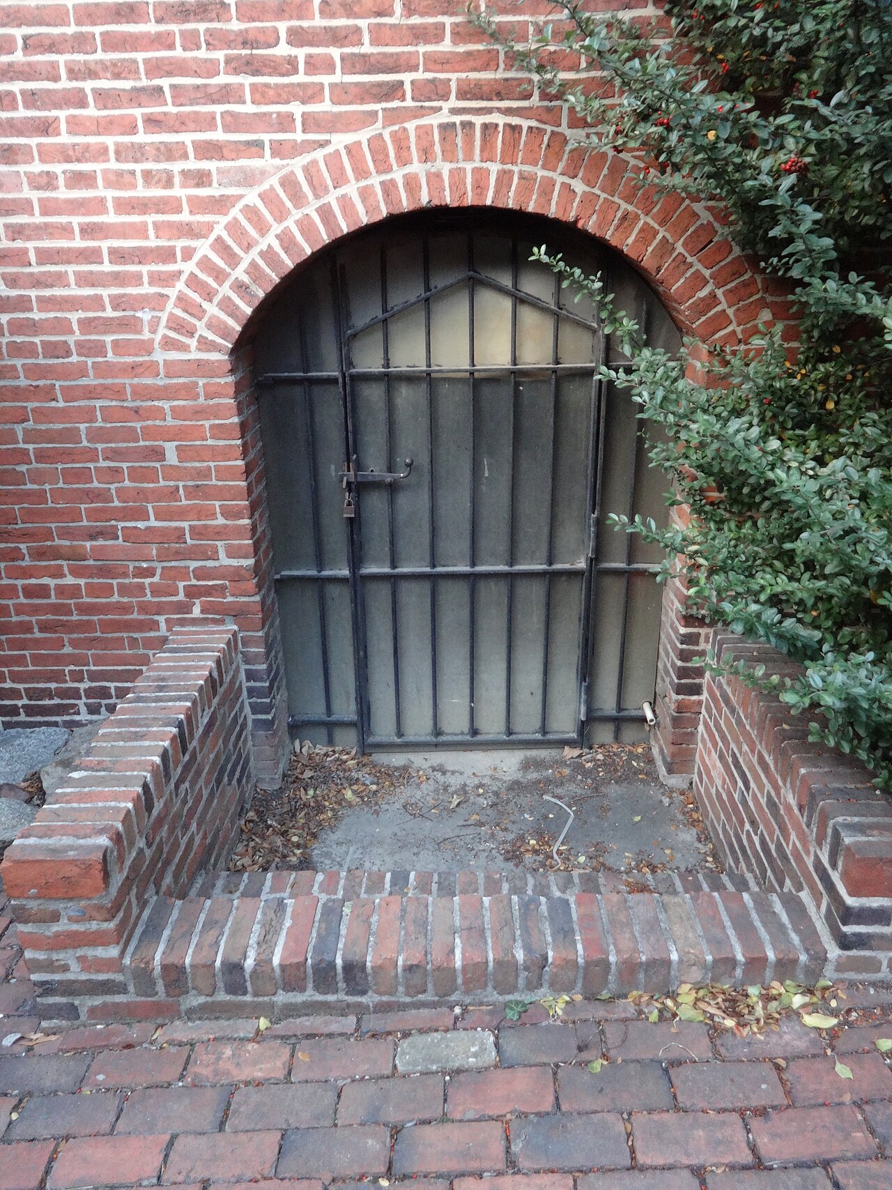 Photo of Westminster Hall and Burying Ground