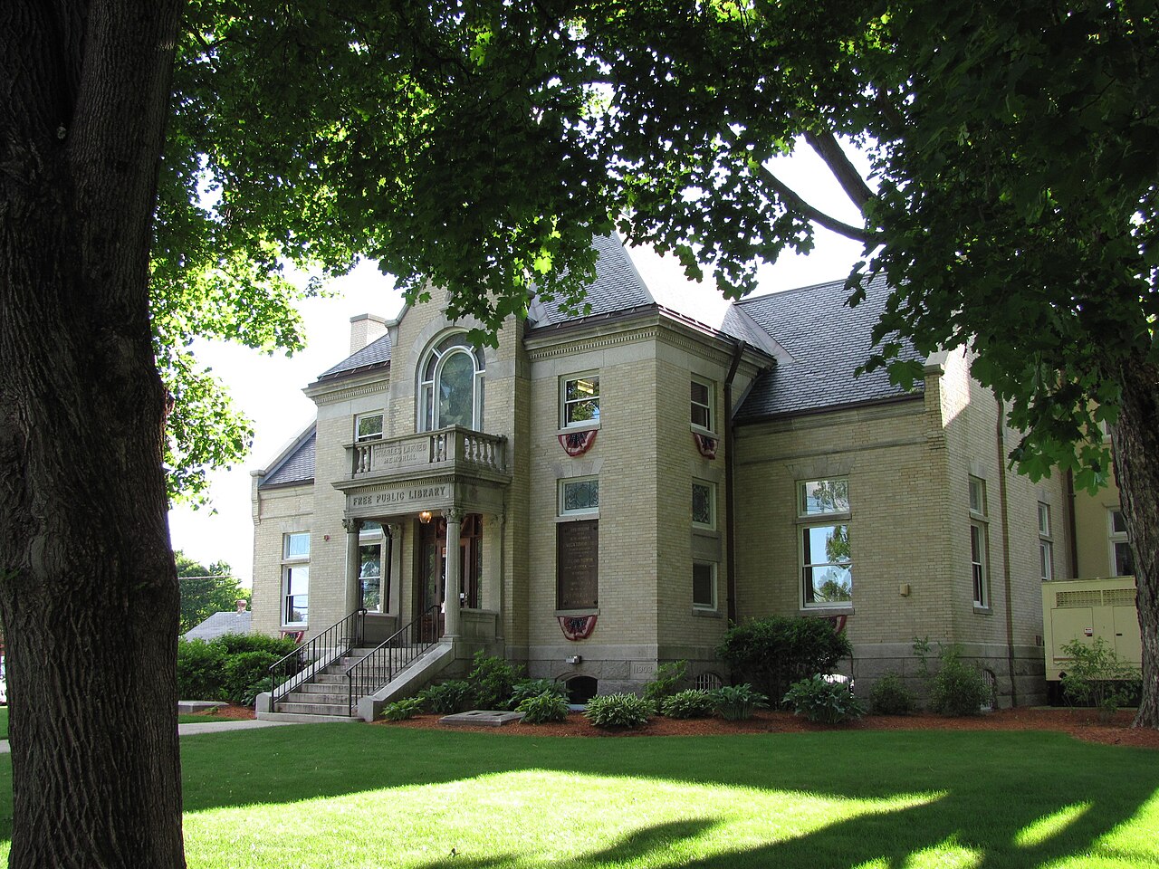 Photo of Oxford Free Public Library