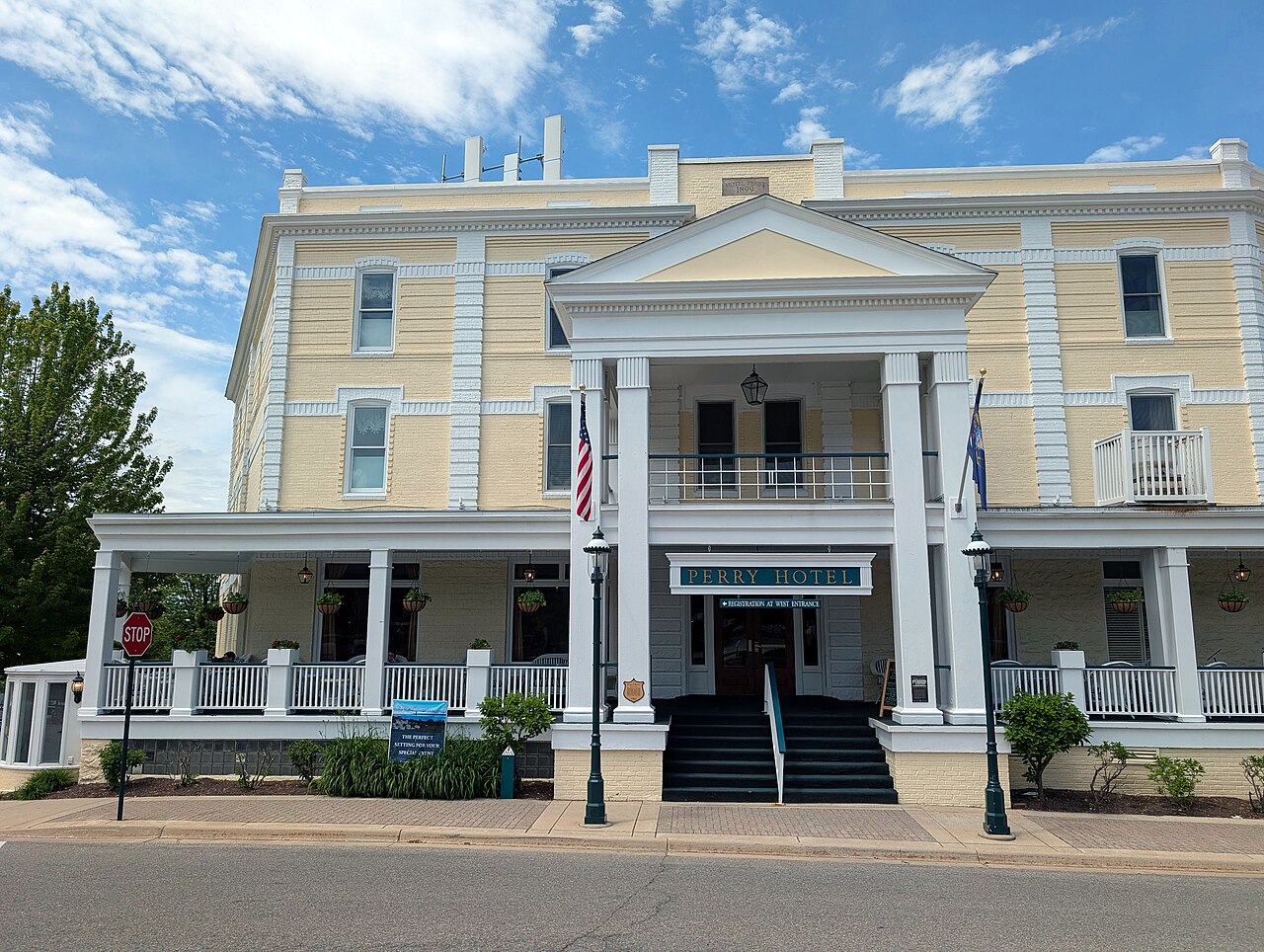 Photo of Perry Hotel