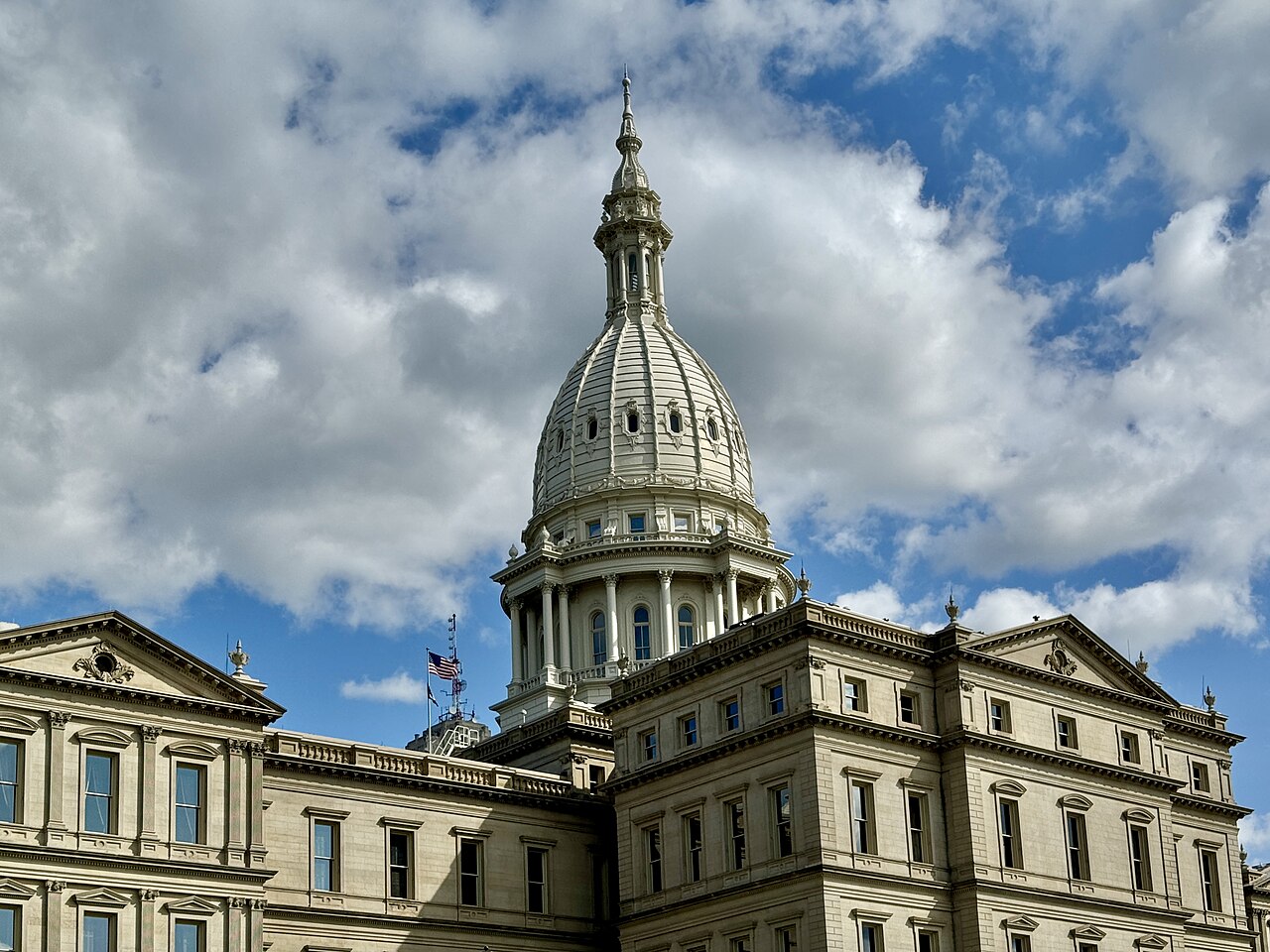 Photo of Michigan State Capitol