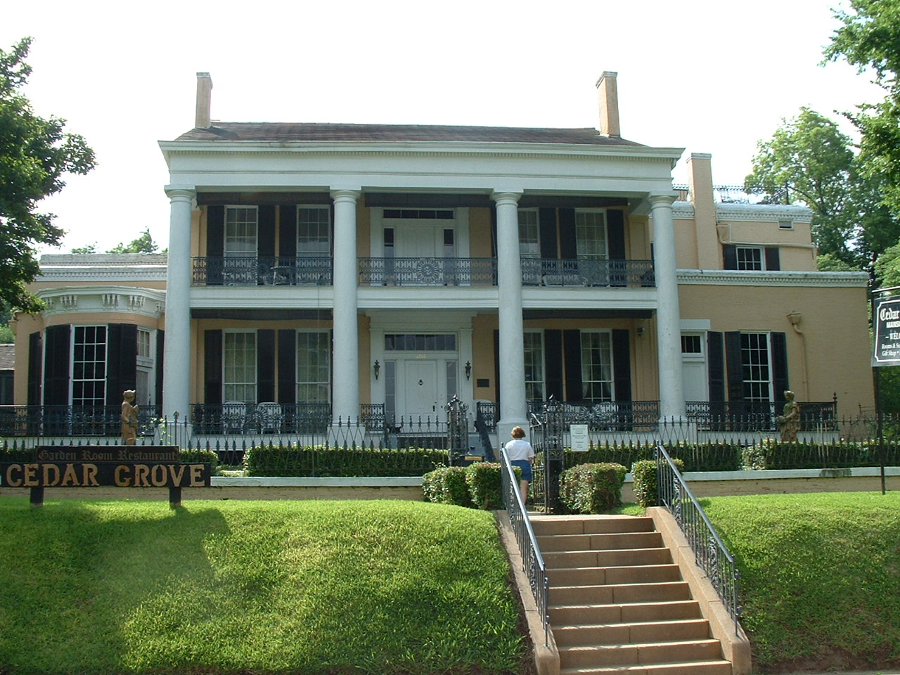 Photo of Cedar Grove Mansion Inn