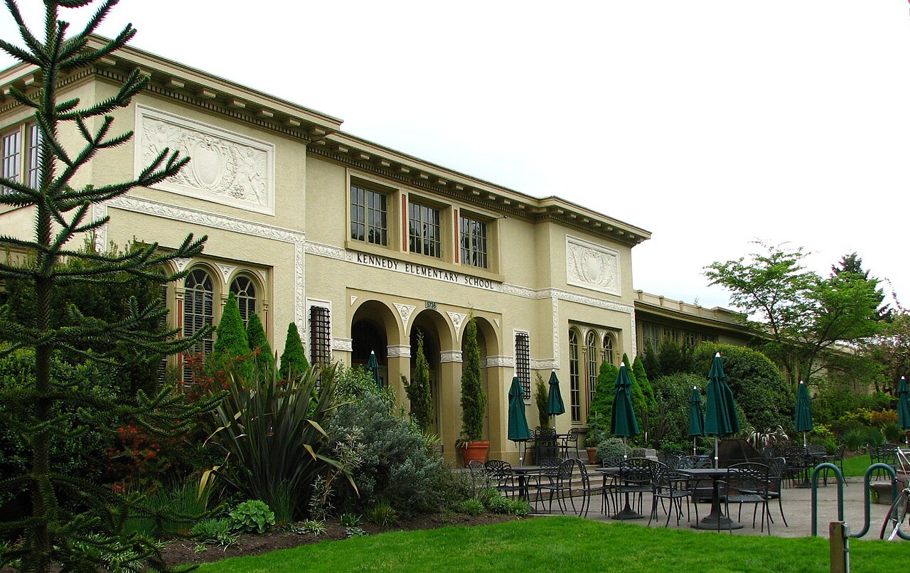 Photo of McMenamins Kennedy School