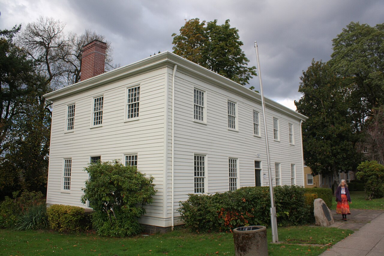 Photo of McLoughlin House
