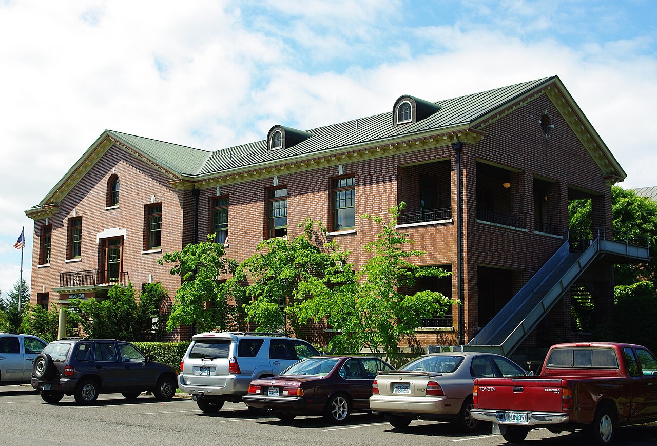 Photo of McMenamins Grand Lodge