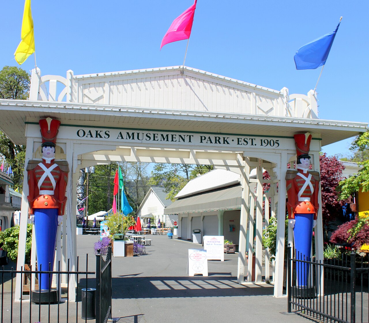Photo of Oaks Amusement Park