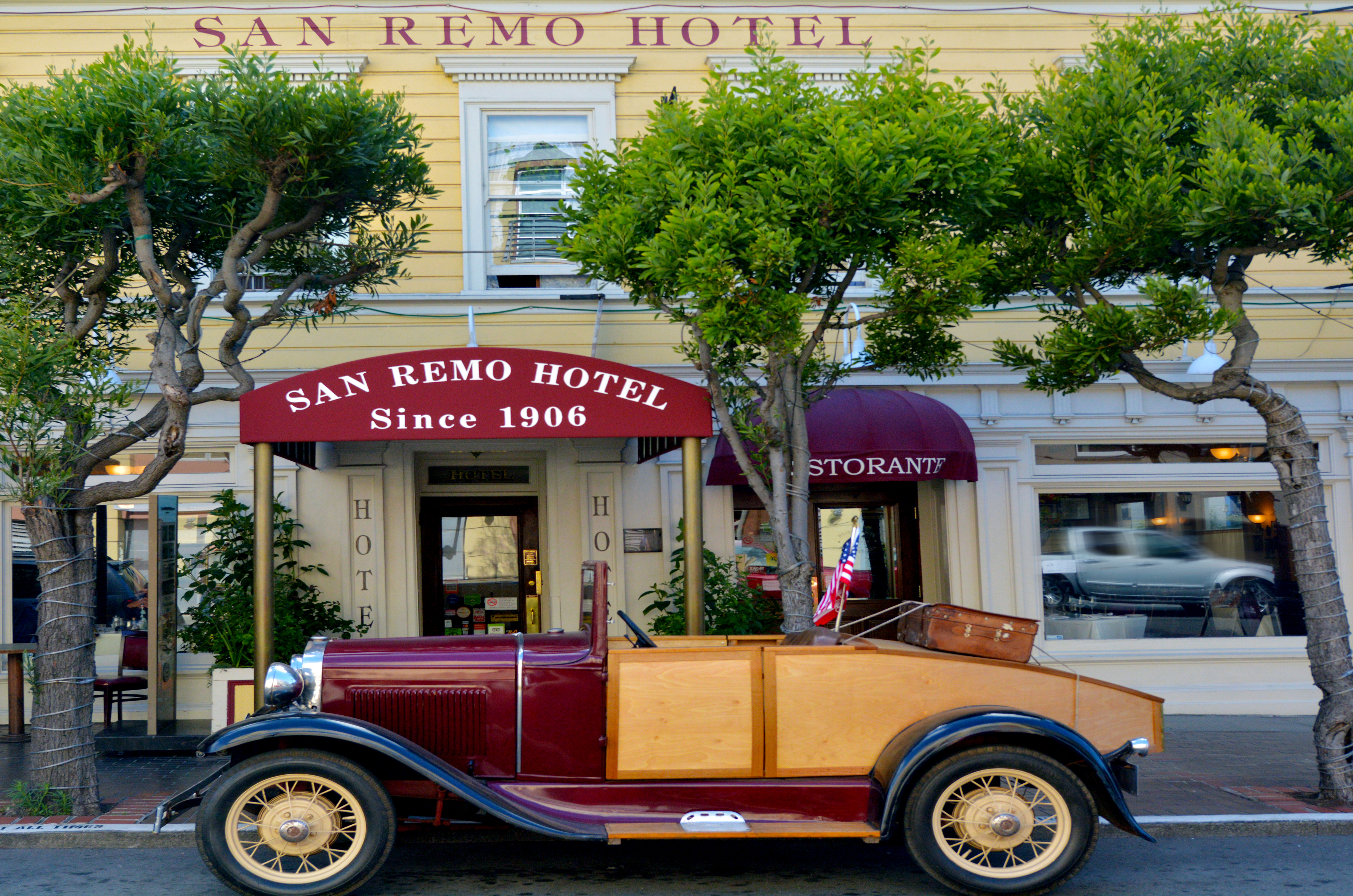Photo of San Remo Hotel