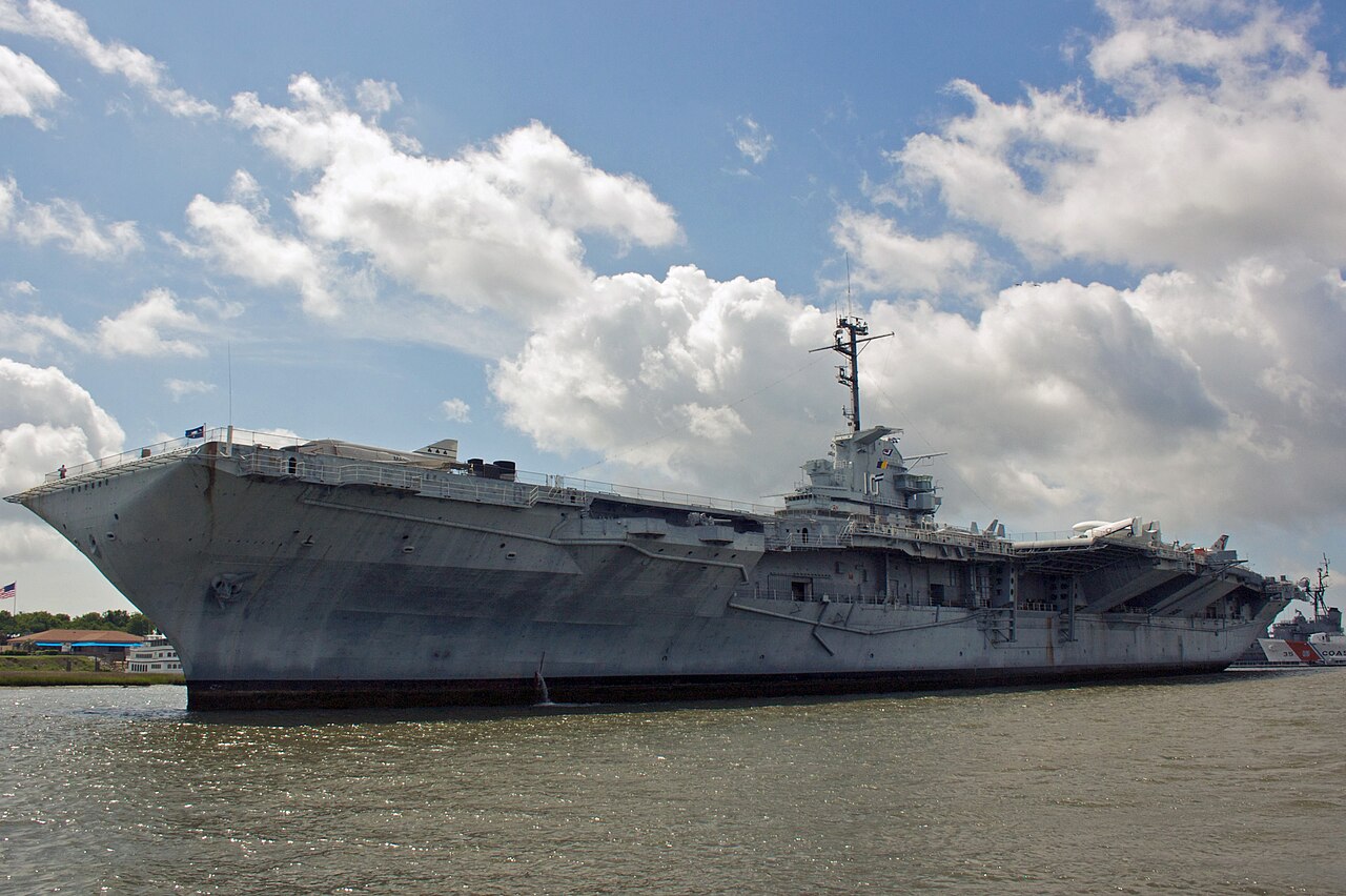 Photo of USS Yorktown (Patriots Point)