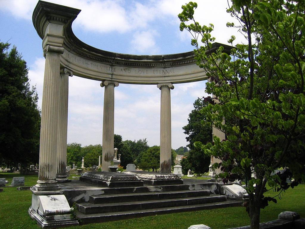 Photo of Elmwood Cemetery