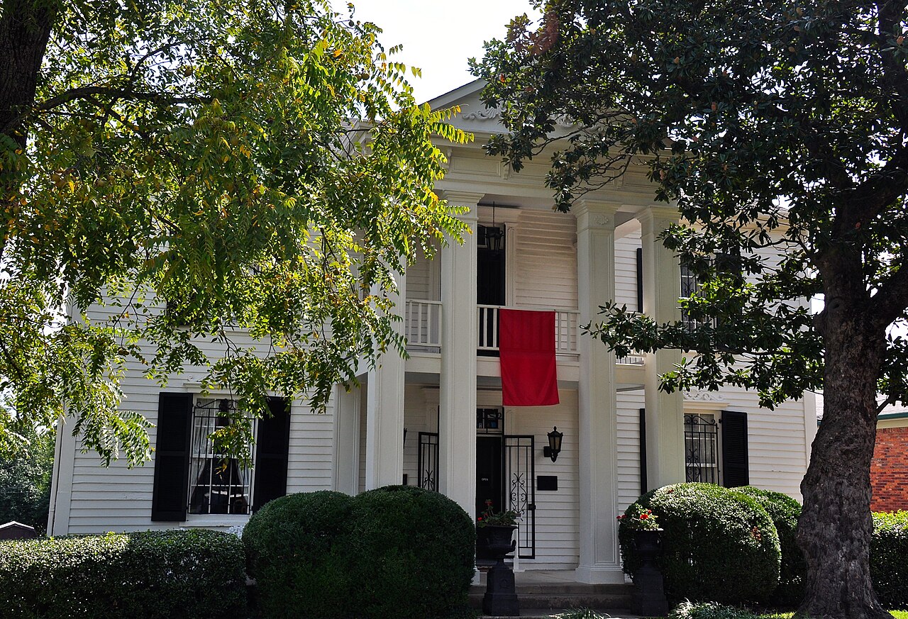 Photo of Lotz House