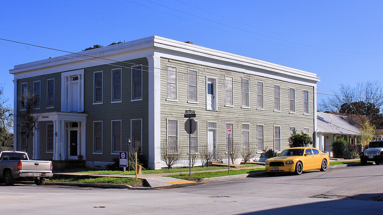 Photo of Magnolia Hotel