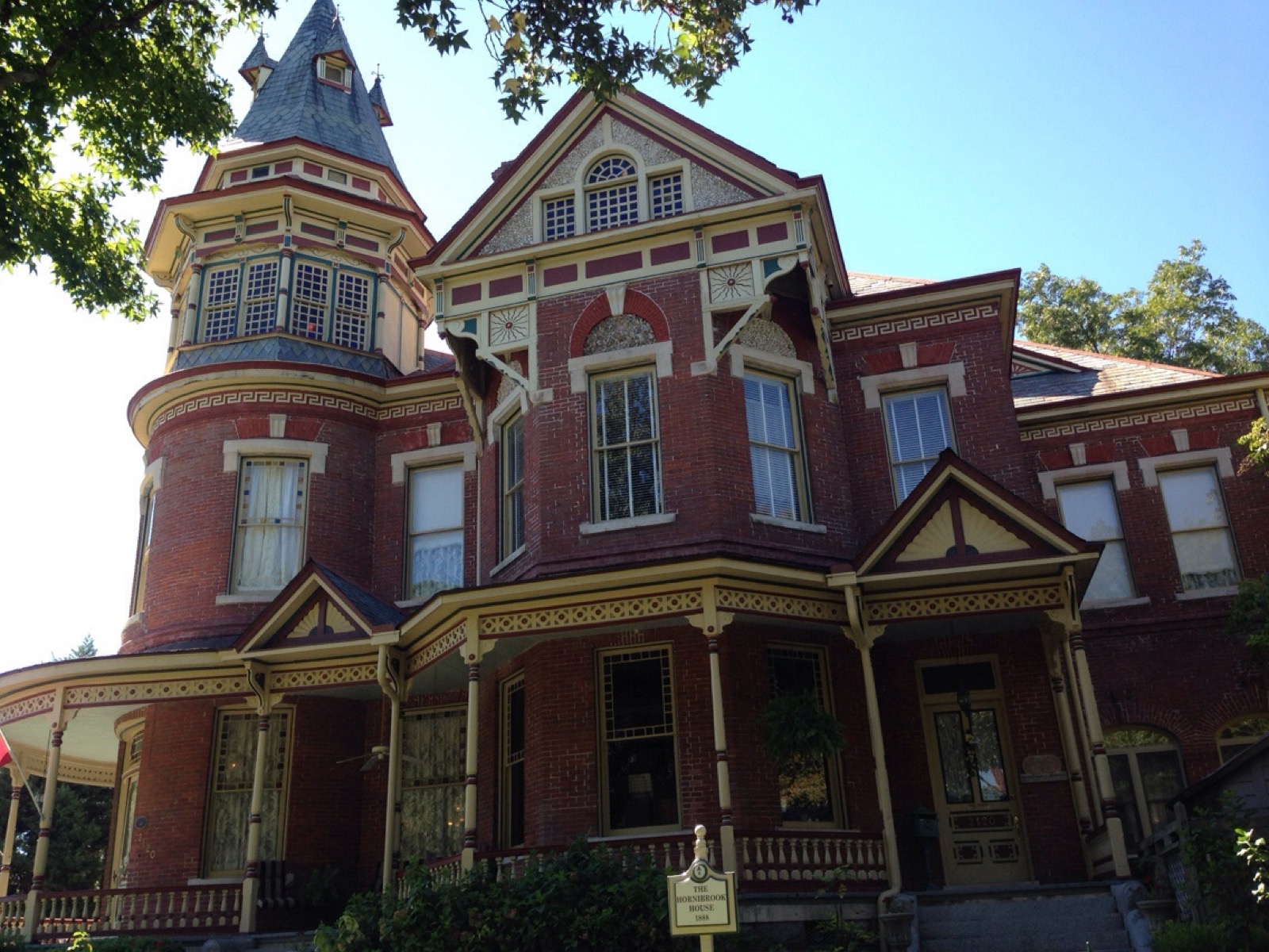 Photo of The Empress of Little Rock (Hornibrook House)