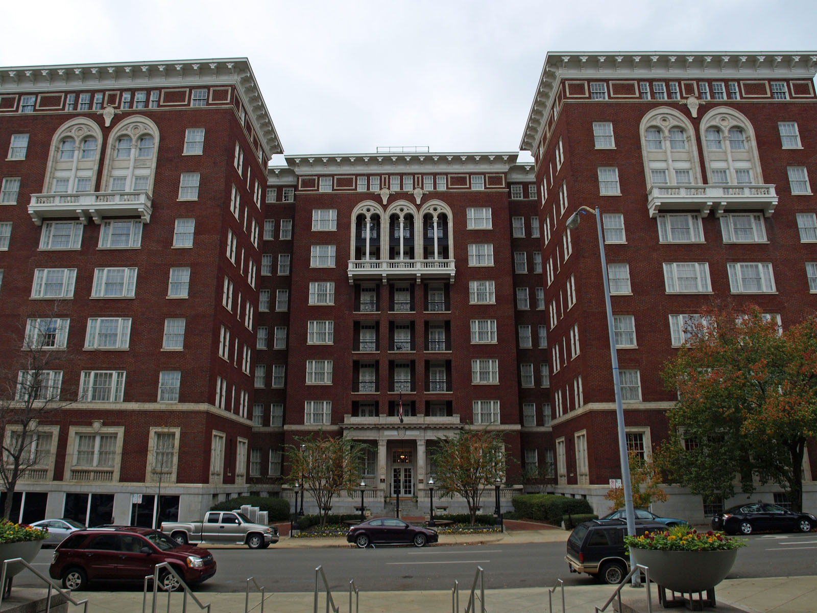 Photo of Tutwiler Hotel