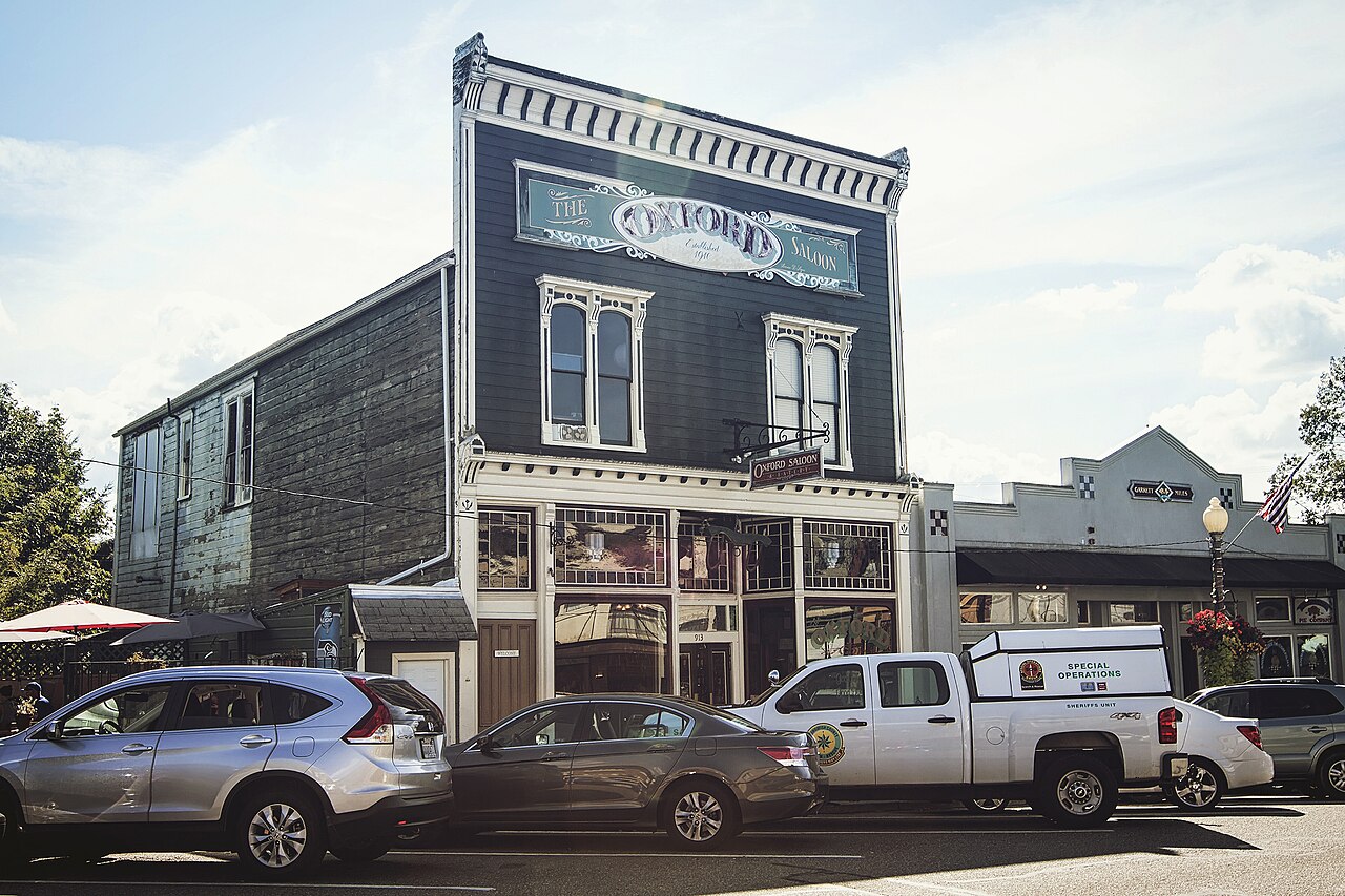 Photo of Oxford Saloon