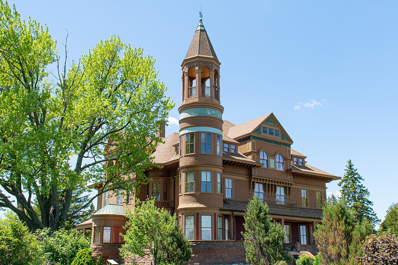Photo of Fairlawn Mansion and Museum
